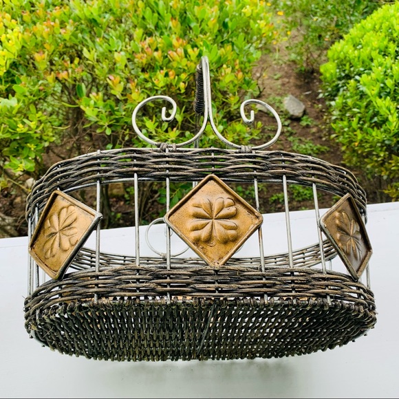 Wicker and Metal Large Basket - Picture 4 of 4